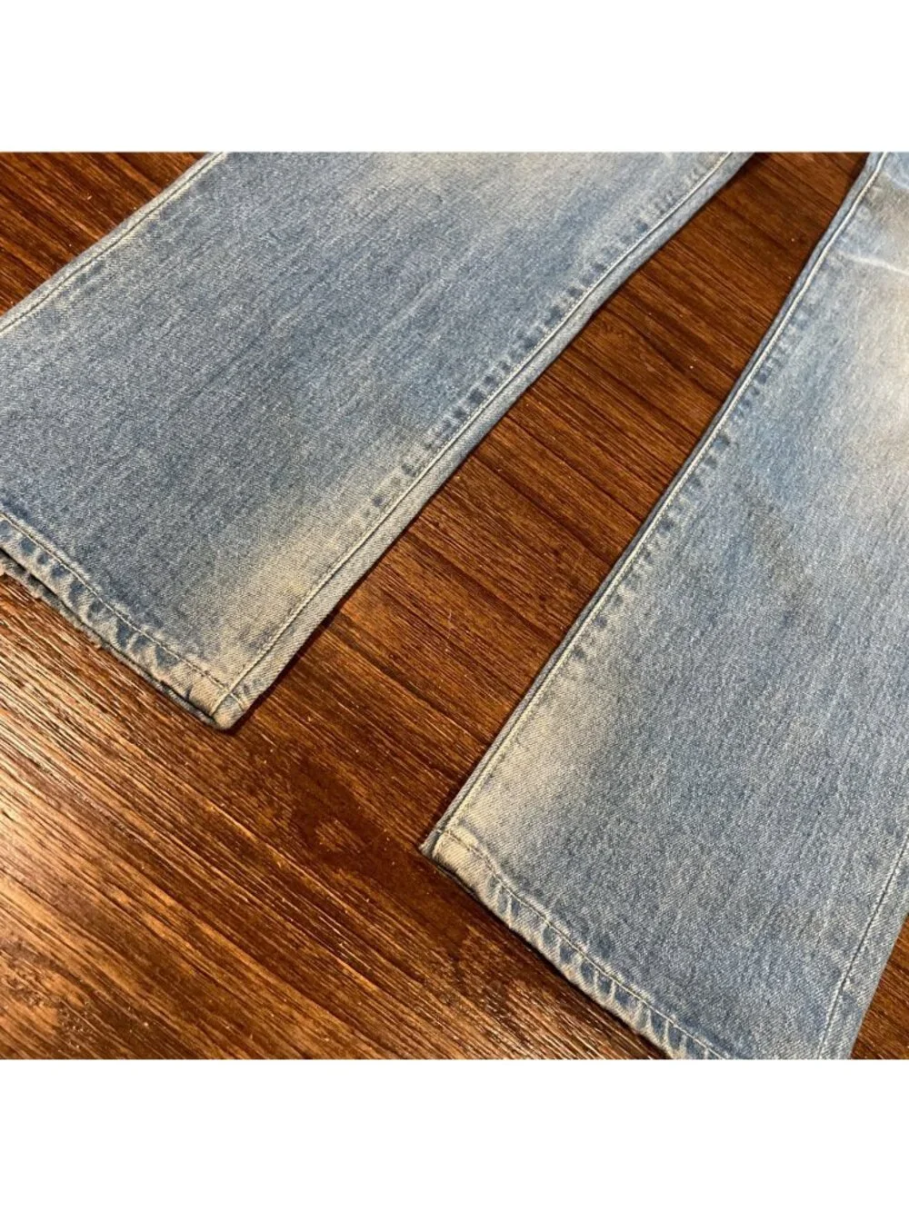 AG Tellis Modern Slim Jean Mens 32x33 Stretch Light Blue Faded Distressed Ripped